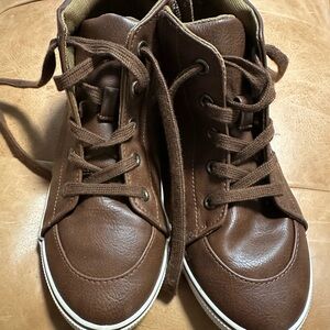 Boys Brown High-Top Sneakers